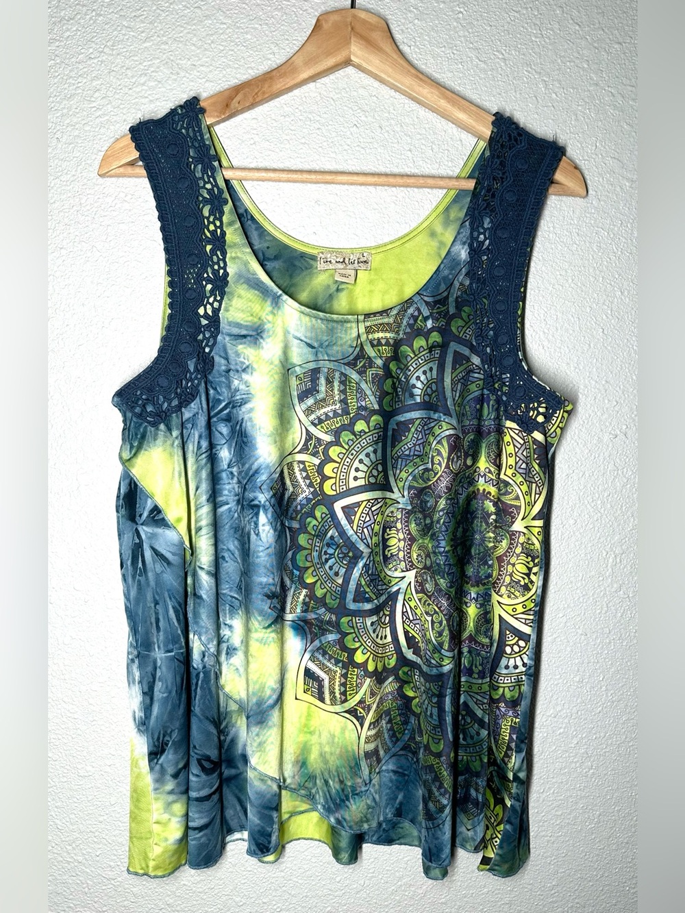 Live And Let Live Tank Top Tie Dye Floral Green Blue Women’s Size Large